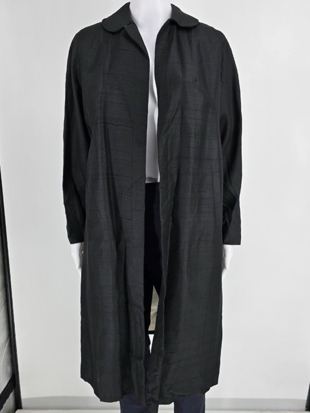 Vintage 1950s Wm. B. Schleisner PA Women's Black Silk Evening/Duster Coat (M/L)
